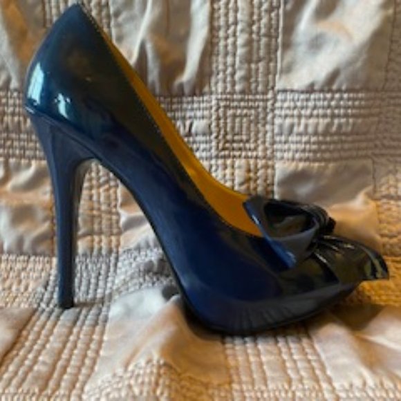 LOUIS VUITTON Navy Blue Patent Leather Size 7 - Picture 4 of 4